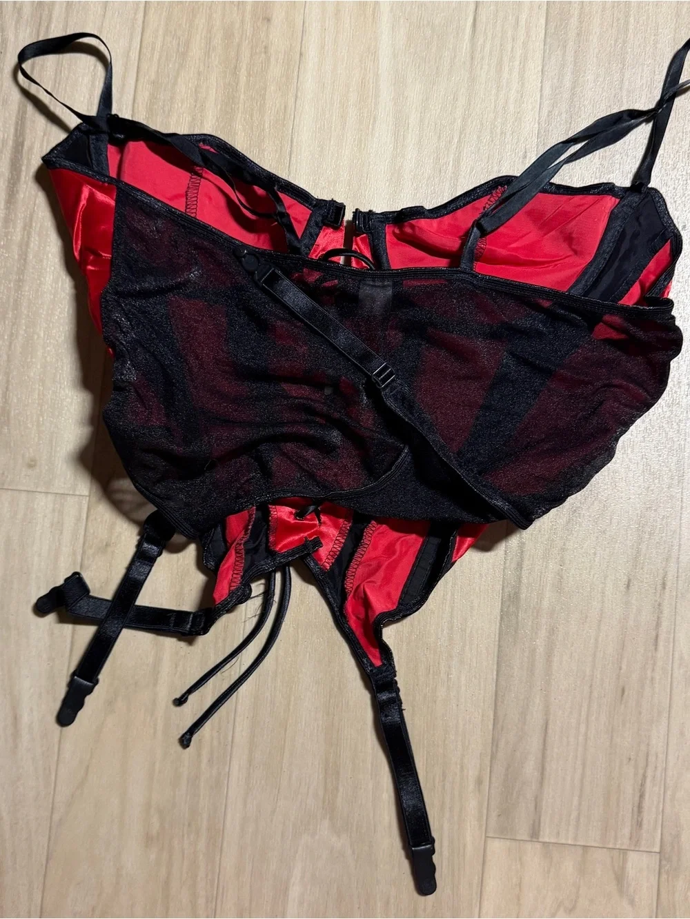 Vintage Y2K Frederick’s of Hollywood Red Black Satin Bustier & Panty Set NWT